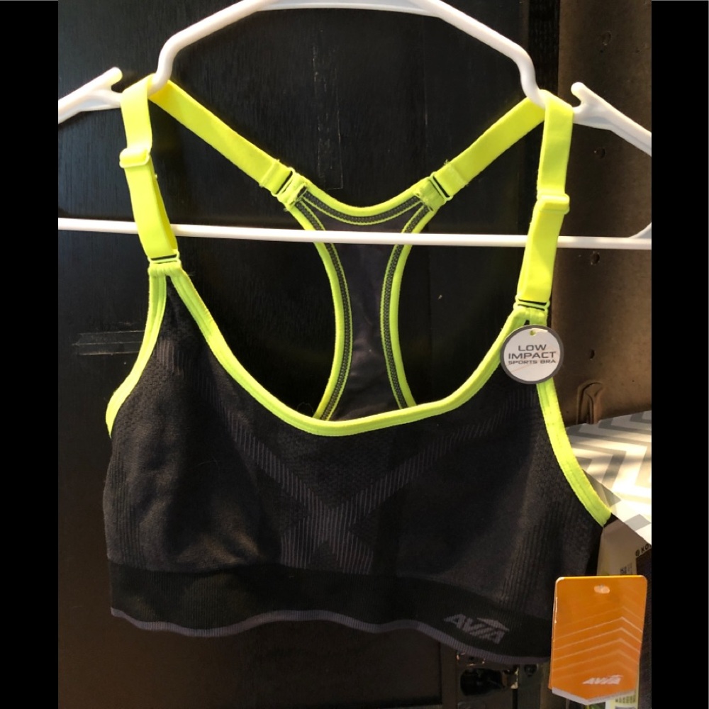 NWT sports bra